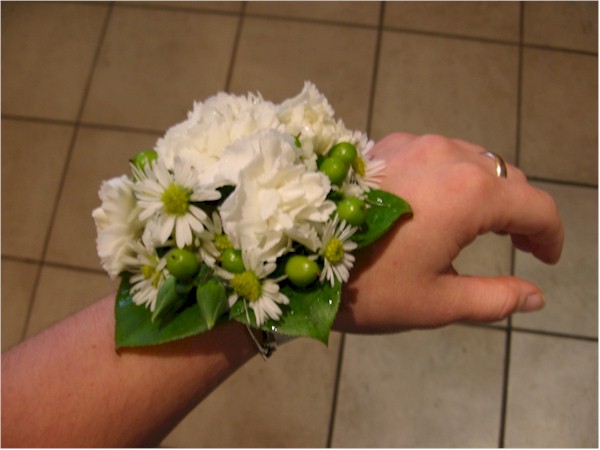 bracelets fleuris pour mariage et graduation - BR06 49$ CAN