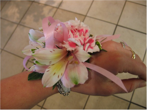 bracelets fleuris pour mariage et graduation - BR08 49$ CAN