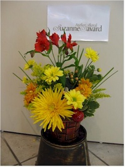 floral gift arrangement - VAR03 CD $42