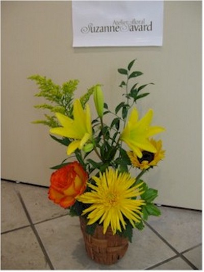 floral gift arrangement - VAR06 CD $48