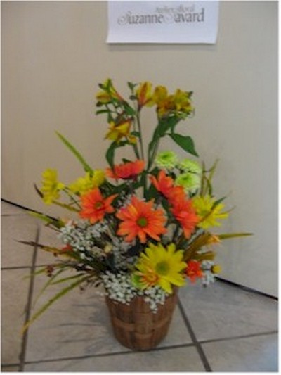 floral gift arrangement - VAR12 CD $46